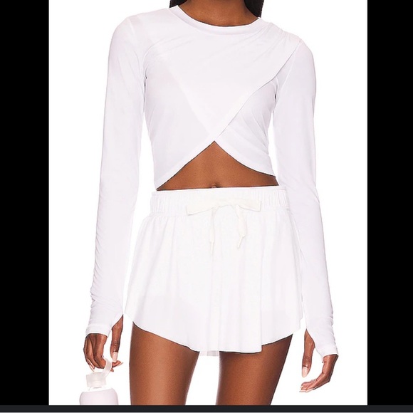 Free People NWT Women’s Movement with a Twist Layer Top Size Medium Bright White - Picture 1 of 6
